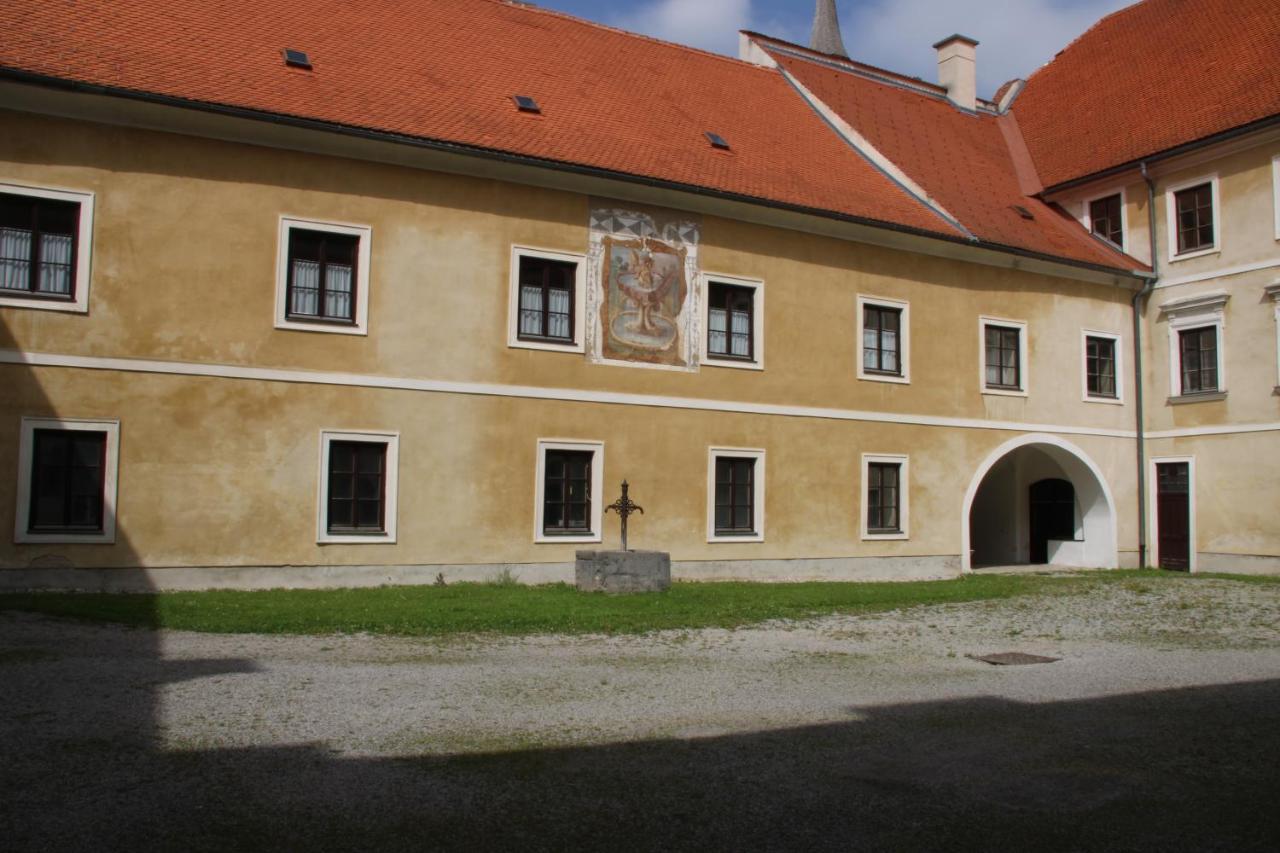 Hotel Im Stift Neuberg Neuberg an der Mürz Exterior photo